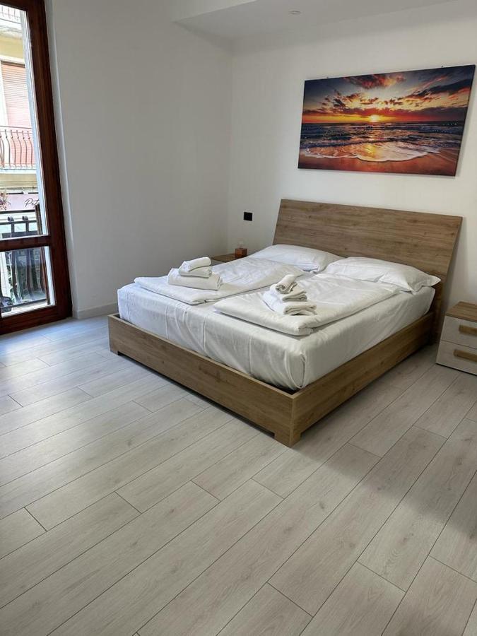 Cavour Apartment Center Bardolino Esterno foto